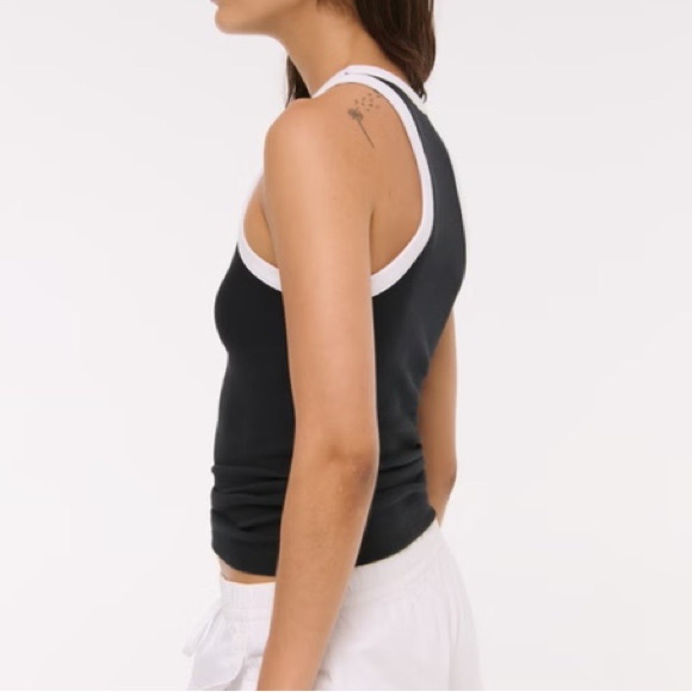White Essential Tuckable High-Neck Rib Tank - Picture 5 of 8